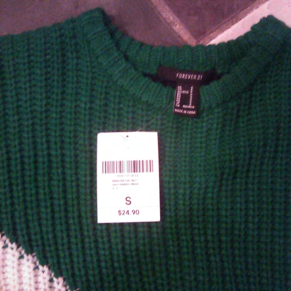 Brandnew forever 21 Cable knit sweater - Picture 2 of 2